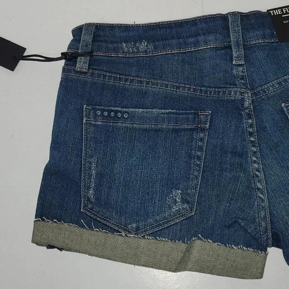BLANK NYC Distressed Roll Up "The Fulton" Jean Shorts Size 25 NWT - Picture 6 of 8